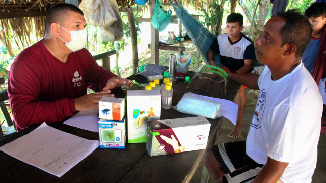 Entrega de kit com equipamentos básicos para Agentes Comunitários de Saúde na RDS do Uatumã